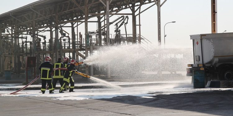 رزمایش مشترک پدافند غیرعامل در قلب انرژی هرمزگان؛ آمادگی کامل انبار نفت رجایی و ستاره خلیج فارس در برابر بحران