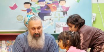 یک قصه از کتاب «من، بی‌بی‌جان و قاصدک» برای اعضای محفل ادبی آفتاب خوانده شد