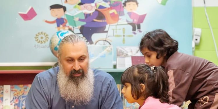 یک قصه از کتاب «من، بیبیجان و قاصدک» برای اعضای محفل ادبی آفتاب خوانده شد